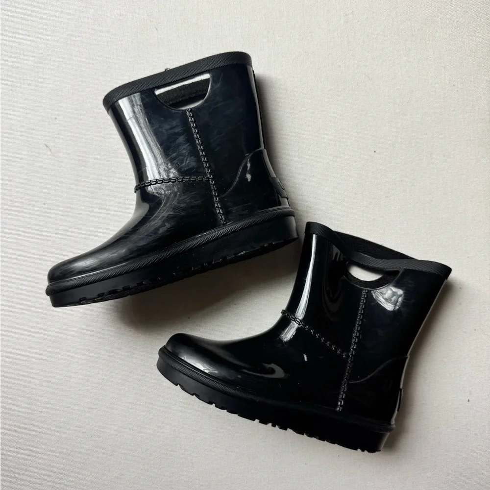 UGG Rain Boots Black 10 Minimalist Neutral Waterproof Scandi Coastal Cottagecore